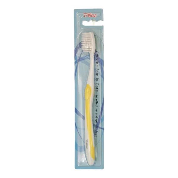 oral-care-0530 แปรงสีฟัน เเอมนาย แฟมิลี่แคร์ ขนนุ่มพิเศษ สีเหลือง