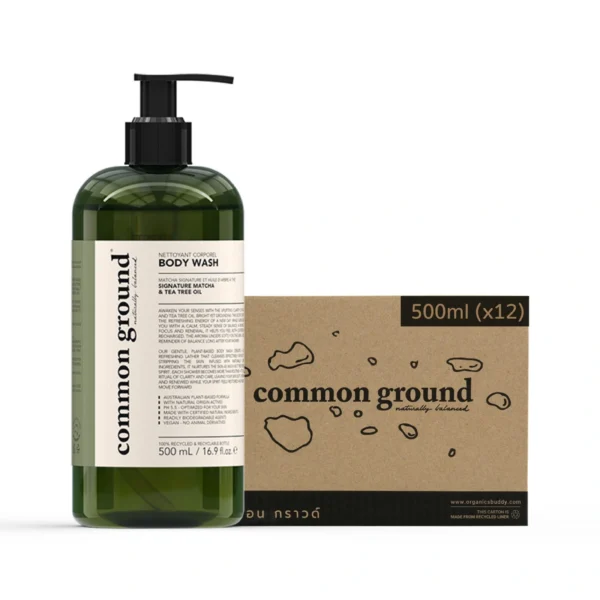 personal-care-1131 คอมมอนกราวด์ เจลอาบน้ํา สูตรธรรมชาติ เนียนนุ่ม ชุ่มชื่น กลิ่นซิกเนเจอร์มัทฉะ และทีทรีออยล์ 500 มล. x 12 (ยกลัง)