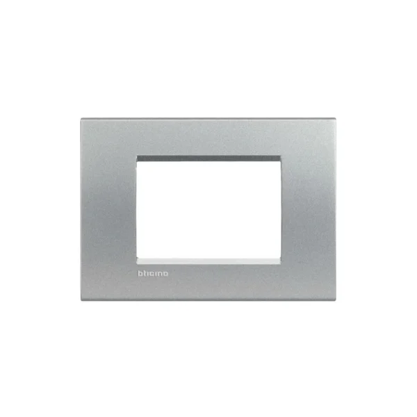 BTicino Square Cover Plate ขนาด 3 ช่อง สีเงิน รุ่น Living Light | LNA4803TE