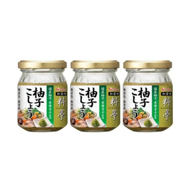 seasoning-0544 เฮาส์ ซอสเปลือกส้มยูซุญี่ปุ่น และพริกเขียว เฮาส์ เรียวเตอิ ยูซุ โคโช (ผลิตจากส้มยูซุญี่ปุ่น) ขนาด 70 กรัม x 3 ขวด
